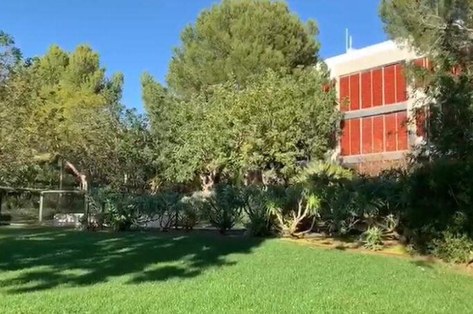 Atico de lujo moderno en Bendinat con terraza y azotea privada